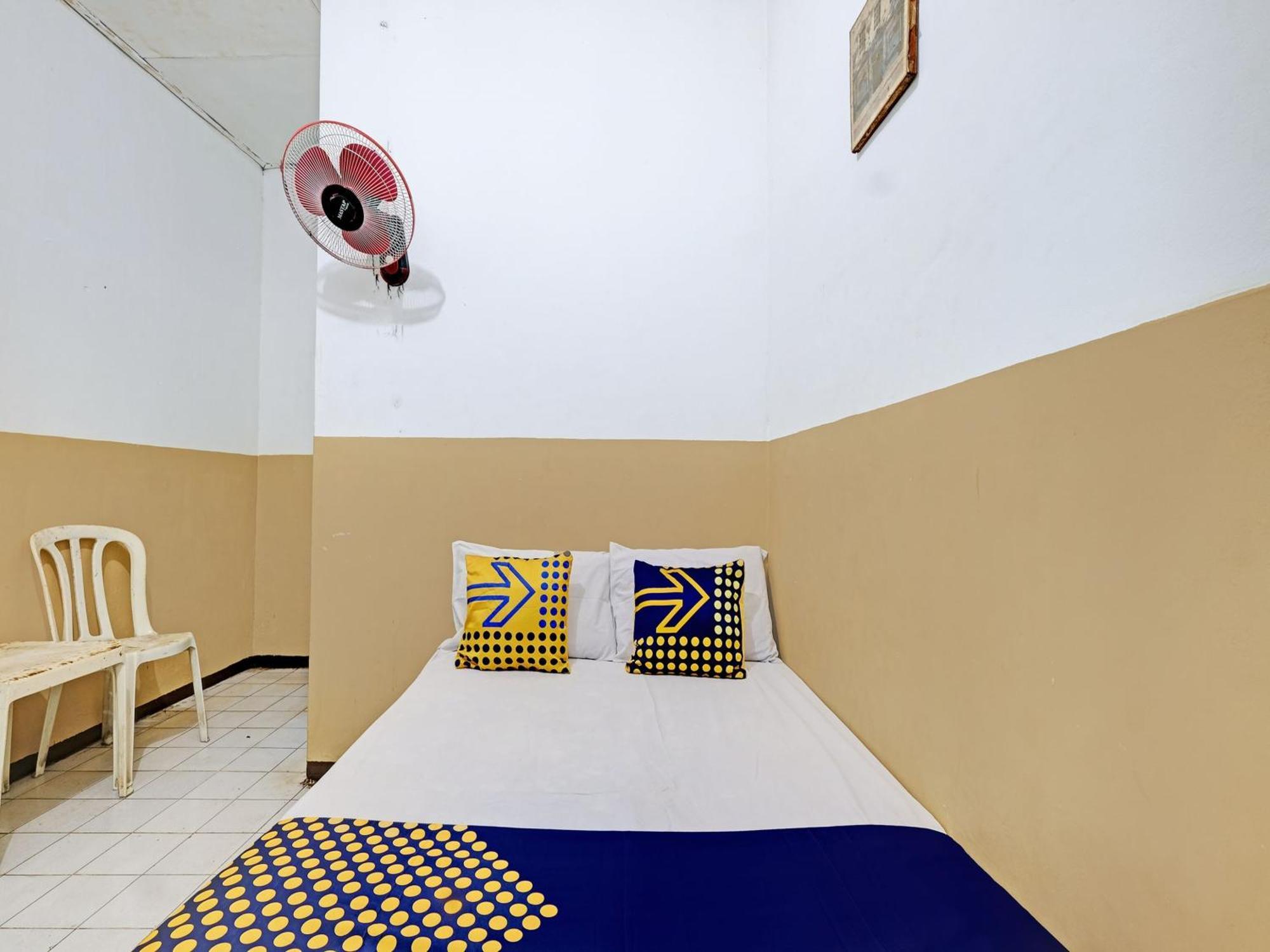 Spot On 92983 Hotel Ayu Semarang Extérieur photo